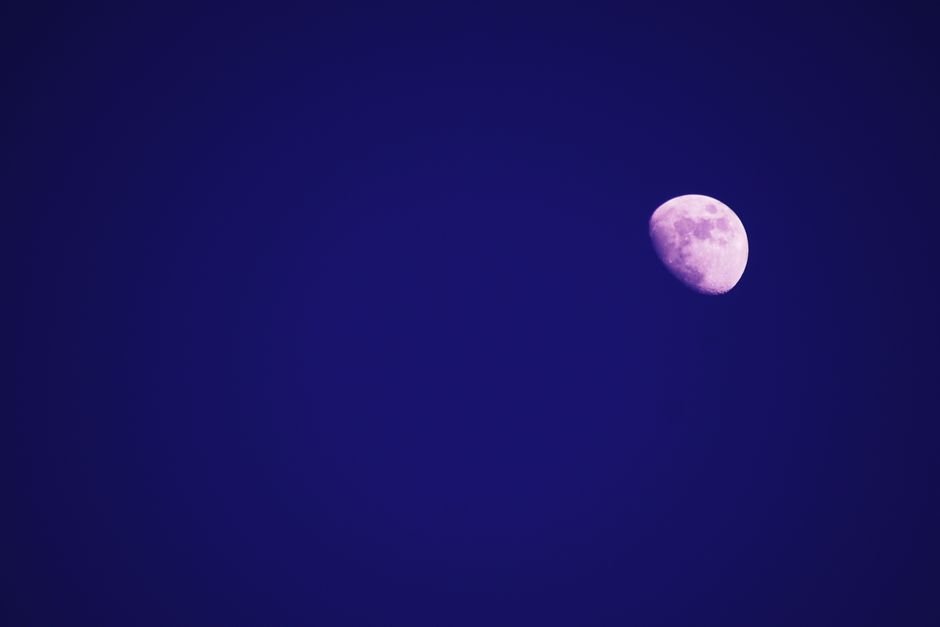 Moon temperatures swing from 127 degrees Celsius to minus 173: expert - The Star