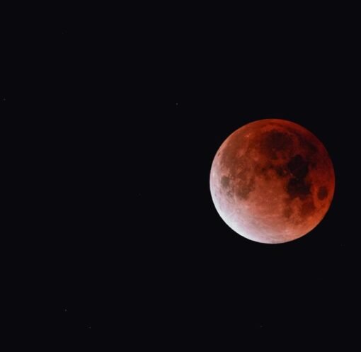 Near-Total Lunar Eclipse Will Turn Moon Blood Red – The New York Times