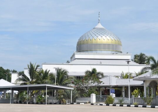 Ex-minister remanded for two more days over Tabung Haji RCI probe – The Star