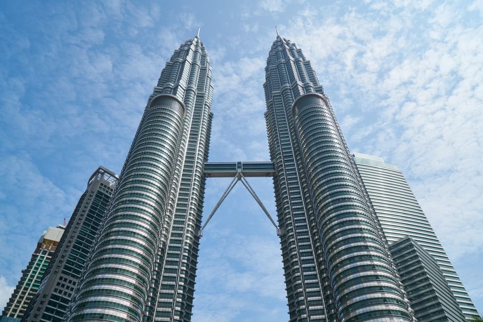 Petronas boosts payments to Malaysia as oil prices surge - Free Malaysia Today